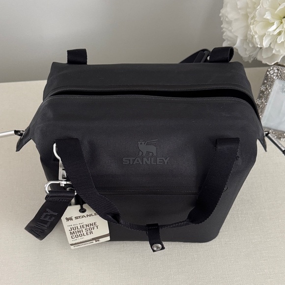 New Stanley Julienne Mini Soft Cooler - Black Carry Cooler - Picture 15 of 16